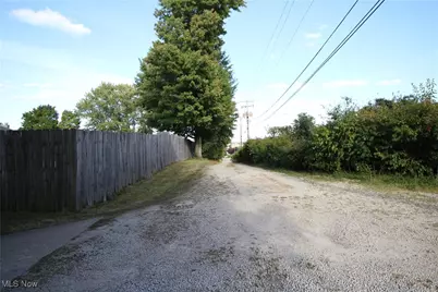 4740 Echoglenn Street NW, Canton, OH 44720 - Photo 27