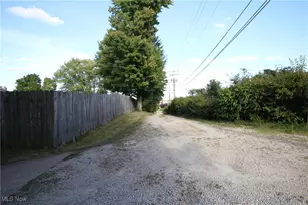 4740 Echoglenn St NW, Canton, OH 44720 - Photo 27