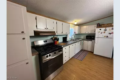 60 Flamingo Avenue, Amherst, OH 44001 - Photo 15