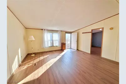 60 Flamingo Avenue, Amherst, OH 44001 - Photo 7