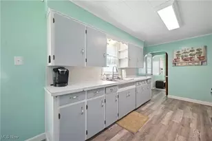 853 Brittain Rd, Akron, OH 44305 - Photo 13