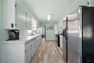 853 Brittain Rd, Akron, OH 44305 - Photo 15