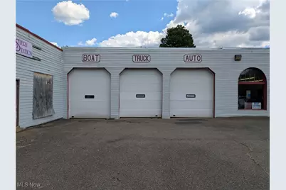 213 Dewey Avenue, Cambridge, OH 43725 - Photo 3