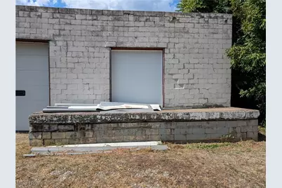 213 Dewey Avenue, Cambridge, OH 43725 - Photo 9