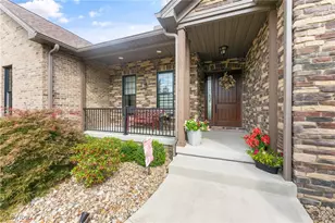 147 Heron Bay Dr, Poland, OH 44514 - Photo 9