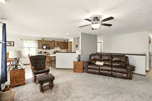 5239 Monroe Square E, Barberton, OH 44203 - Photo 11