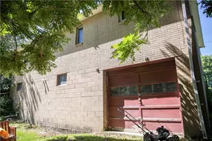 152 Phillips St, Weirton, WV 26062 - Photo 3