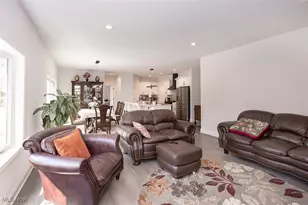 18433 Whitney Rd, Strongsville, OH 44149 - Photo 11