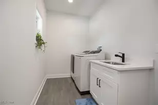 18433 Whitney Rd, Strongsville, OH 44149 - Photo 15