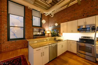 635 W Lakeside Avenue #406, Loveland, OH 44113 - Photo 5