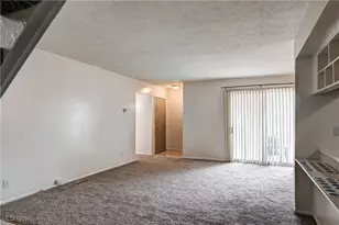 6883 Colonial Dr, Mentor, OH 44060 - Photo 3