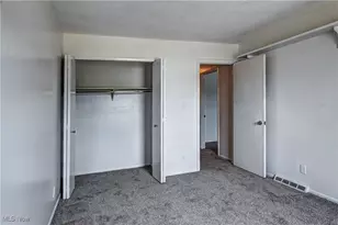 6883 Colonial Dr, Mentor, OH 44060 - Photo 21