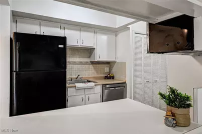 6883 Colonial Drive #B, Mentor, OH 44060 - Photo 11