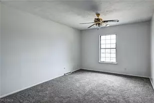 6883 Colonial Dr, Mentor, OH 44060 - Photo 23