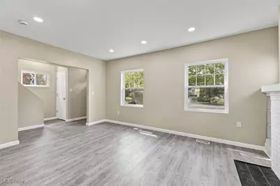 3063 Ashwood Road, Loveland, OH 44120 - Photo 5