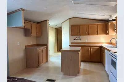 2656 Lake Breeze Drive, Madison, OH 44057 - Photo 7