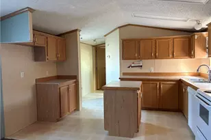 2656 Lake Breeze Dr, Madison, OH 44057 - Photo 7