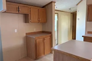 2656 Lake Breeze Dr, Madison, OH 44057 - Photo 5