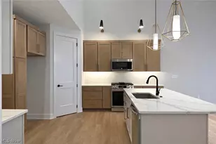 421 Bordeaux Blvd, Grandview Heights, OH 44147 - Photo 7