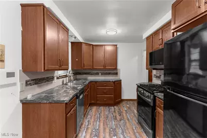 566 Sunshine Avenue, Youngstown, OH 44505 - Photo 13