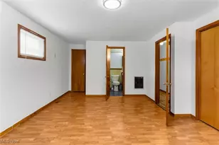 566 Sunshine Ave, Youngstown, OH 44505 - Photo 17