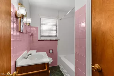 566 Sunshine Avenue, Youngstown, OH 44505 - Photo 11