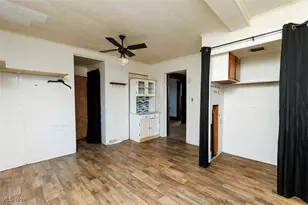 113 E 4th St, Uhrichsville, OH 44683 - Photo 3