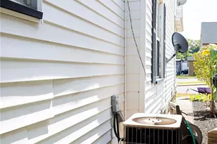 113 E 4th St, Uhrichsville, OH 44683 - Photo 25