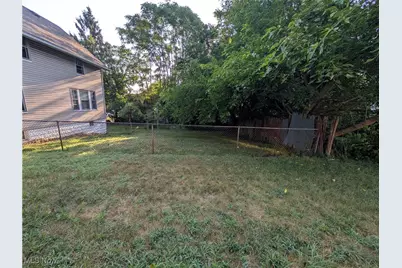 1725 Manchester Road, Akron, OH 44314 - Photo 7