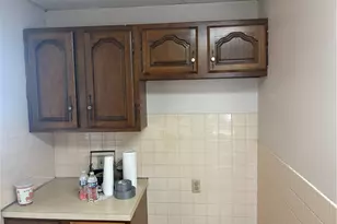 577 Rhodes Ave, Akron, OH 44307 - Photo 9