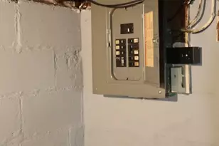 243 W North St, Medina, OH 44256 - Photo 9