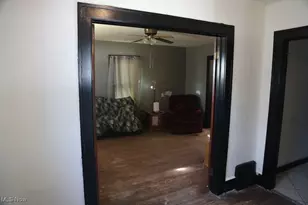 243 W North St, Medina, OH 44256 - Photo 3