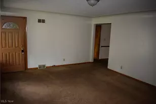 404 S Bon Air Ave, Youngstown, OH 44509 - Photo 3