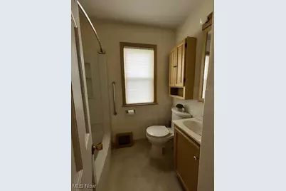 484 E 328th Street, Willowick, OH 44095 - Photo 15