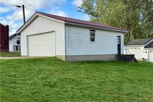 381 3rd St, Bergholz, OH 43908 - Photo 3