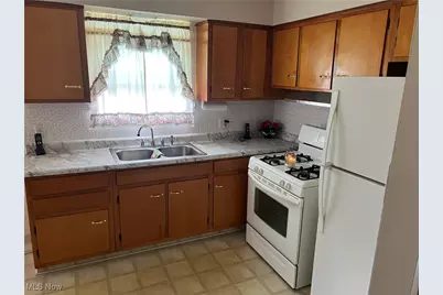 746 Whipple Avenue, Campbell, OH 44405 - Photo 3