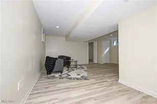 636 Flora Ave, Akron, OH 44314 - Photo 35