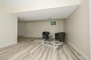 636 Flora Ave, Akron, OH 44314 - Photo 37