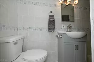 636 Flora Ave, Akron, OH 44314 - Photo 33