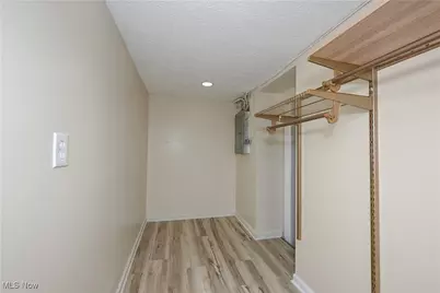 636 Flora Avenue, Akron, OH 44314 - Photo 29