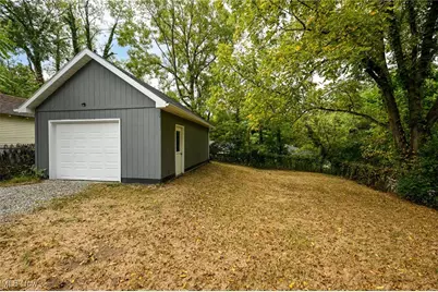 636 Flora Avenue, Akron, OH 44314 - Photo 45