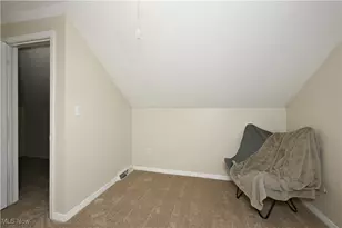 636 Flora Ave, Akron, OH 44314 - Photo 27