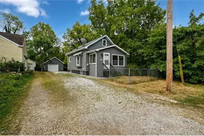 636 Flora Avenue, Akron, OH 44314 - Photo 49