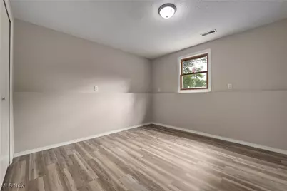 7007 Hidden Valley Drive, Amherst, OH 44001 - Photo 17