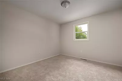 7007 Hidden Valley Drive, Amherst, OH 44001 - Photo 19