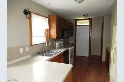 2007 E Midlothian Boulevard, Youngstown, OH 44502 - Photo 3