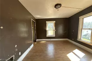 318 N Pleasant St, New Lexington, OH 43764 - Photo 13