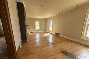 318 N Pleasant St, New Lexington, OH 43764 - Photo 7