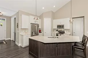 8086 Canyon Ridge, Chagrin Falls, OH 44023 - Photo 5