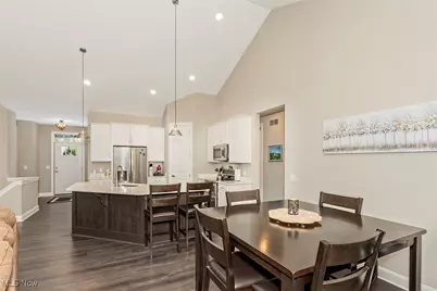 8086 Canyon Ridge, Chagrin Falls, OH 44023 - Photo 9